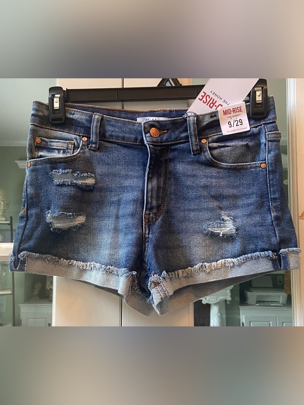 NWT Celebrity Pink The Honey Distressed Mid Rise Denim Shorts Size 9/29